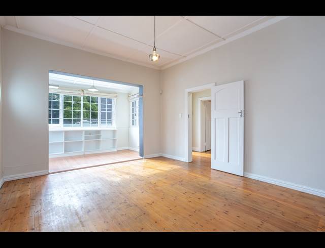 3 BEDROOM FREEHOLD RENTED IN RONDEBOSCH